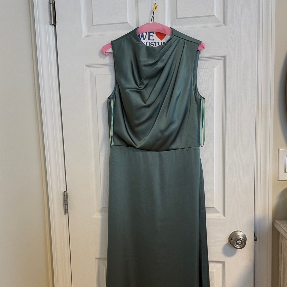 Elegant Green Sleeveless Satin Dress